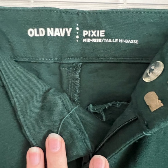 Old Navy pixie pants - Picture 4 of 4